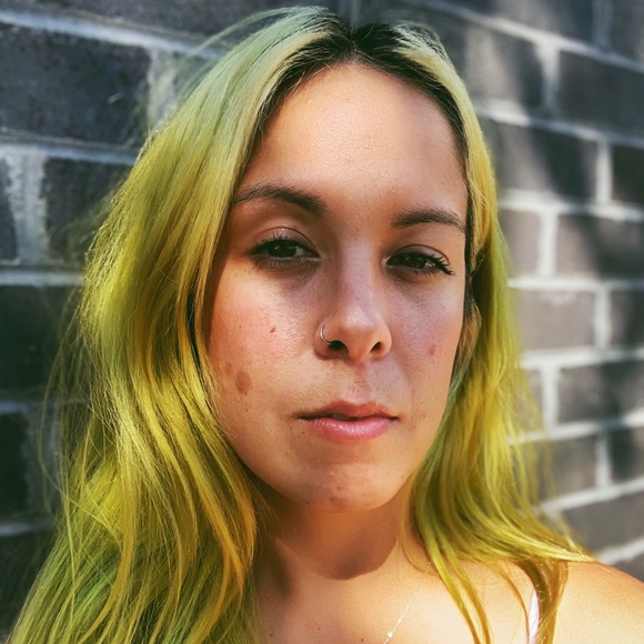 Meet your Posher, Adora - Picture 4 of 5